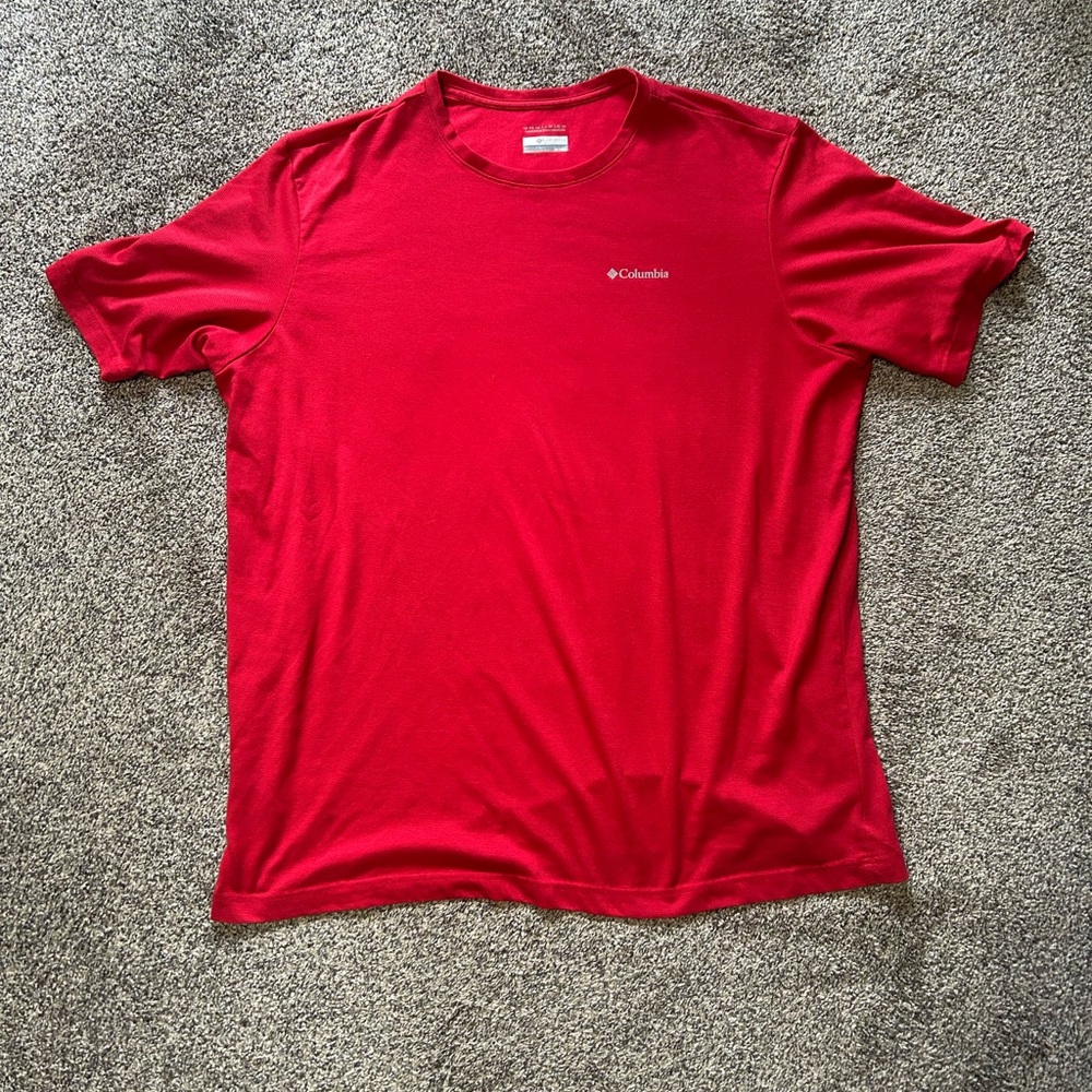 Columbia Men's Red T-Shirt